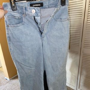 Express Wide Leg Cropped Jean